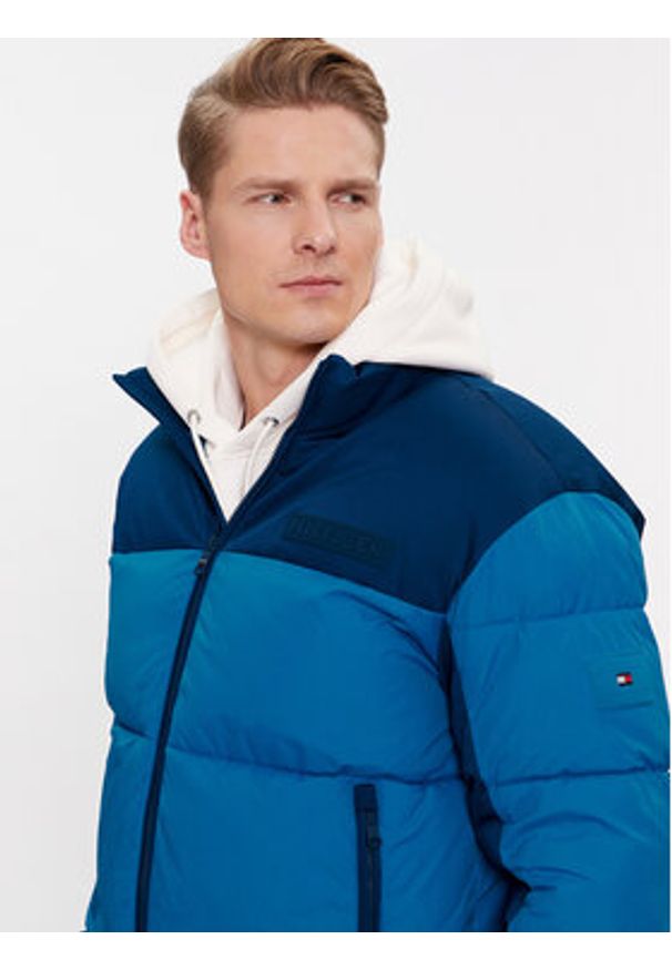 TOMMY HILFIGER - Tommy Hilfiger Kurtka zimowa New York MW0MW32770 Niebieski Regular Fit. Kolor: niebieski. Materiał: syntetyk. Sezon: zima