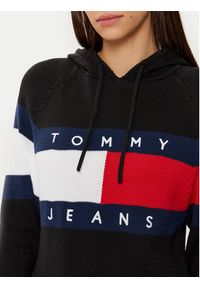 Tommy Jeans Sukienka dzianinowa DW0DW19470 Czarny Relaxed Fit. Kolor: czarny. Materiał: bawełna