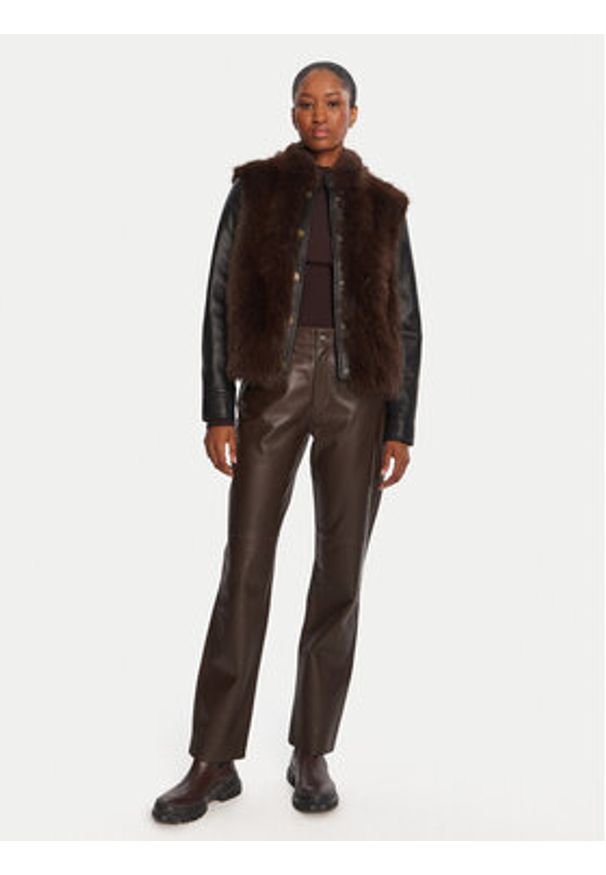 TwinSet - TWINSET Kurtka z imitacji skóry 252TP2420 Brązowy Regular Fit. Kolor: brązowy. Materiał: skóra