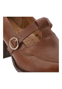 Brązowe Półbuty Armodo Eleganckie Obuwie Damskie. Okazja: do pracy, na spotkanie biznesowe. Zapięcie: pasek. Kolor: brązowy. Materiał: skóra. Obcas: na obcasie. Styl: elegancki. Wysokość obcasa: średni #5