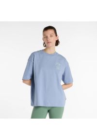 Koszulka damska New Balance WT51940DUS – niebieska. Kolor: niebieski. Materiał: bawełna, materiał. Wzór: napisy
