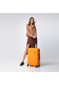 Wittchen - Średnia walizka z ABS-u z geometrycznym tłoczeniem pomarańczowa. Kolor: pomarańczowy. Materiał: poliester. Wzór: geometria #8