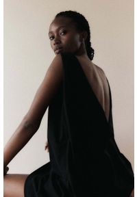 MUUV. sukienka bawełniana #SKATEGIRL kolor czarny mini oversize. Kolor: czarny. Materiał: bawełna. Długość rękawa: na ramiączkach. Typ sukienki: oversize. Długość: mini #6