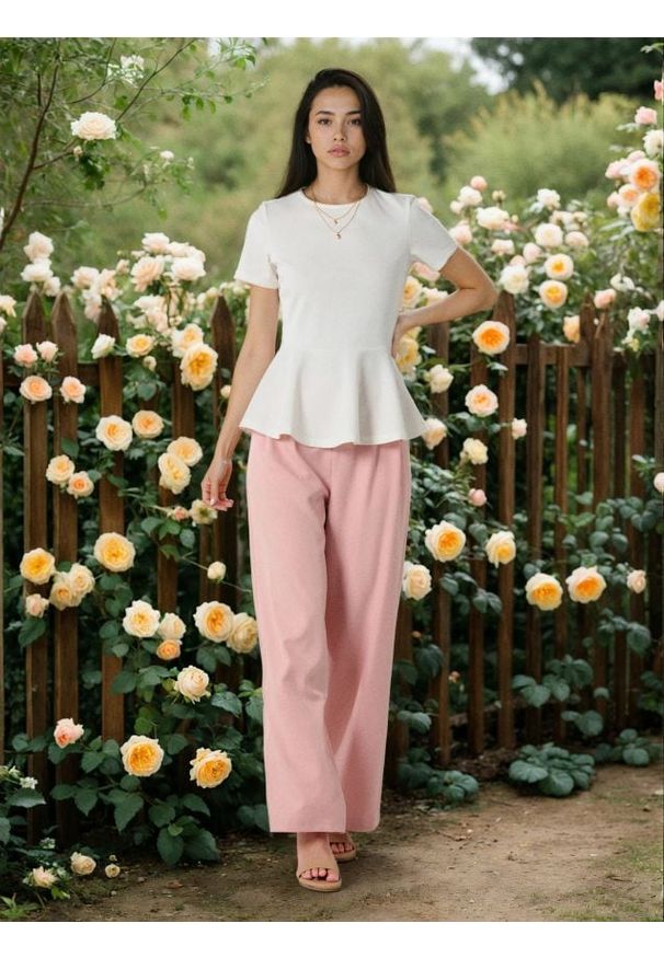 Sinsay - Spodnie wide leg z paskiem - różowy. Kolor: różowy