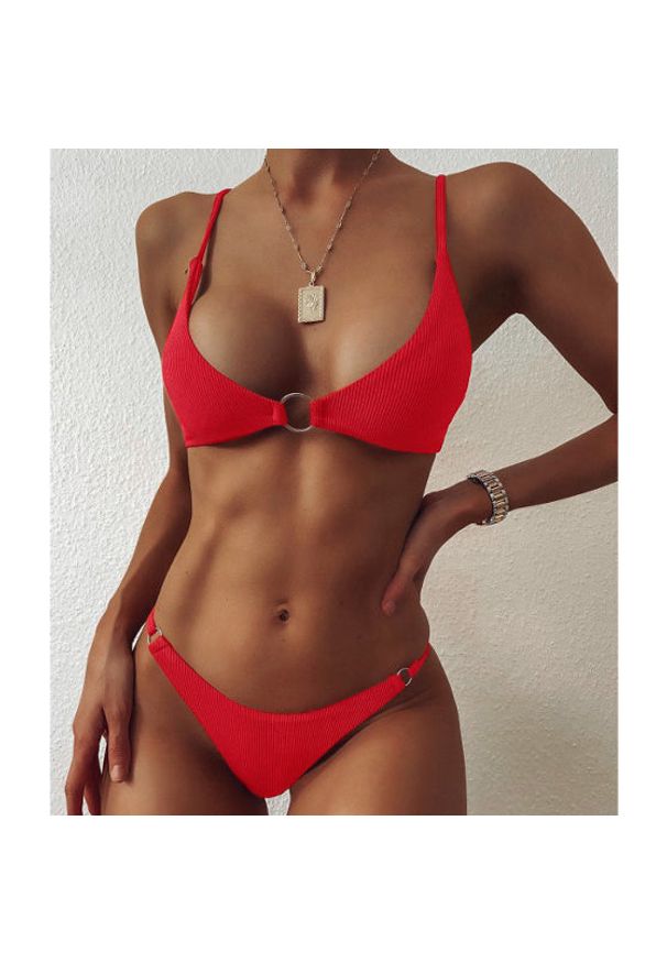 Intica - Bikini z ozdobnymi kółeczkami regulowane na lato Mareike. Kolor: czerwony. Materiał: materiał