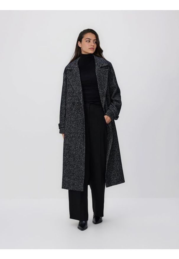 Reserved - Wiązany płaszcz z wełną - czarny. Kolor: czarny. Materiał: wełna