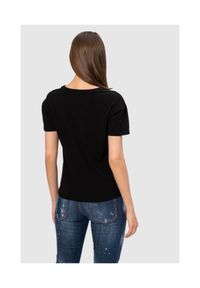 MOSCHINO Czarny t-shirt damski z logo i kwiatami, Rozmiar XS. Kolor: czarny. Materiał: prążkowany. Wzór: kwiaty