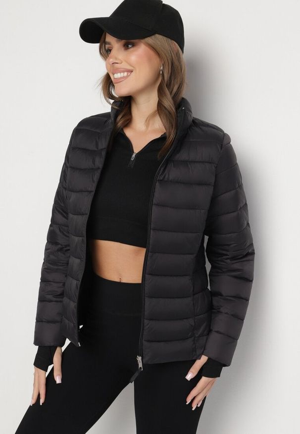 Born2be - Czarna Pikowana Kurtka w Klasycznym Stylu Nelaniel. Okazja: na co dzień. Kolor: czarny. Materiał: jeans. Styl: klasyczny