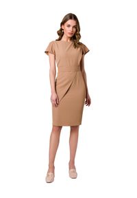 Stylove - Elegancka ołówkowa sukienka z paskiem krótki rękaw beżowa. Kolor: beżowy. Długość rękawa: krótki rękaw. Typ sukienki: ołówkowe. Styl: elegancki