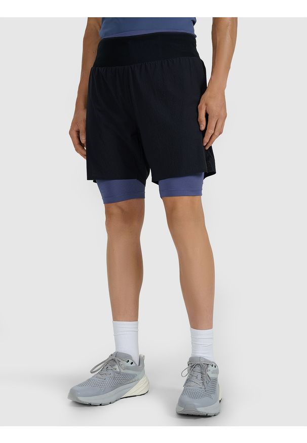 4f - 4F Spodenki 2w1 do biegania w terenie szybkoschnące męskie - czarne XL. Kolor: czarny. Materiał: tkanina, elastan, włókno, syntetyk, materiał. Długość: krótkie. Wzór: gładki. Sport: fitness, bieganie