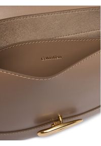 Calvin Klein Torebka Hardware Flap Meidum Crossbody LV04F3401G Beżowy. Kolor: beżowy. Materiał: skórzane #6