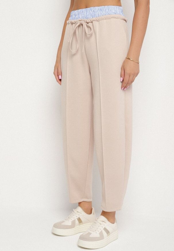 Born2be - Beżowy Komplet Dresowy z Wiskozą Bluzka Bez Rękawów i Spodnie z Gumką w Talii Nitadora. Kolor: beżowy. Materiał: wiskoza, dresówka. Sport: turystyka piesza