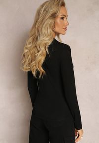 Renee - Czarna Bluzka z Trójkątnym Dekoltem na Guziki Evenika. Kolor: czarny. Materiał: bawełna, tkanina. Długość rękawa: długi rękaw. Długość: długie #2