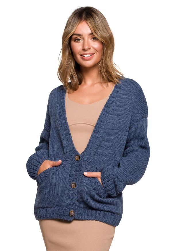 BE Knit - Krótki kardigan z wełną zapinany na guziki. Materiał: wełna. Długość: krótkie. Sezon: jesień