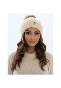 Czapka zimowa Peterson PTN HAT-09 beżowa. Kolor: beżowy. Materiał: akryl. Wzór: aplikacja. Sezon: zima. Styl: elegancki