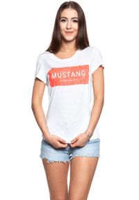 Mustang - MUSTANG T SHIRT DAMSKI Alexia C Logo 1009482 2045. Wzór: nadruk