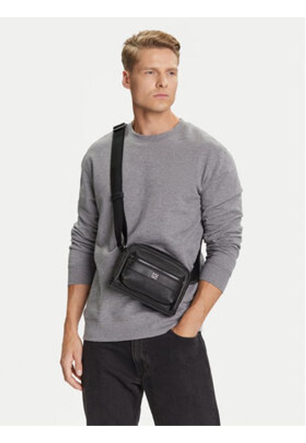 Hugo - HUGO Saszetka Quantic 50547441 Czarny. Kolor: czarny. Materiał: skóra