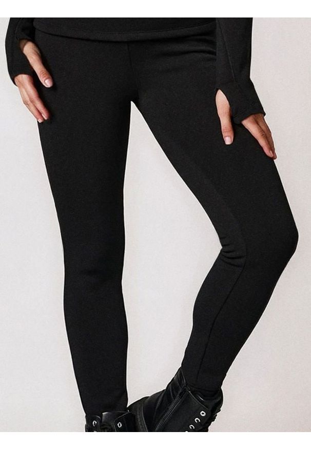 Sinsay - Legginsy z futerkowym ociepleniem w środku - czarny. Kolor: czarny