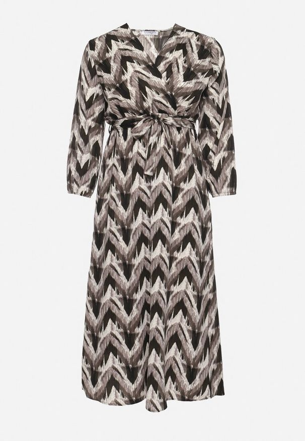Born2be - Czarna Rozkloszowana Sukienka o Kopertowym Kroju z Paskiem i Gumką w Pasie Bristella. Okazja: na spotkanie biznesowe, do pracy. Kolekcja: plus size. Kolor: czarny. Długość rękawa: długi rękaw. Wzór: aplikacja. Typ sukienki: kopertowe. Styl: biznesowy