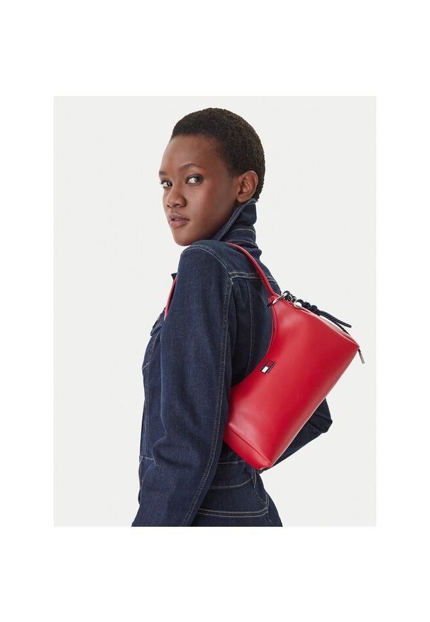 Torebka Tommy Jeans. Kolor: czerwony