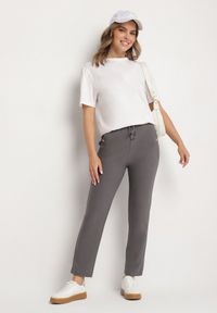 Born2be - Szare Szerokie Spodnie z Wiązaniem i Metalicznymi Aplikacjami Mairae. Okazja: na co dzień. Kolor: szary. Wzór: aplikacja. Styl: elegancki, casual #4