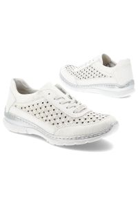 Półbuty damskie Rieker, skóra naturalna perforowana cholewka sznurowany fason lekka elastyczna podeszwa okrągły nosek, białe, L3217-80. Okazja: na co dzień, na spacer. Nosek buta: okrągły. Zapięcie: sznurówki. Kolor: biały. Materiał: skóra. Szerokość cholewki: normalna. Wzór: geometria. Styl: casual, klasyczny, elegancki #3