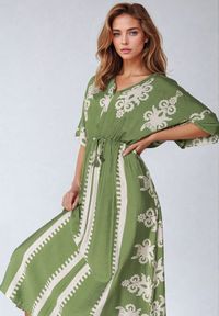 Born2be - Zielona Bawełniana Sukienka o Taliowanym Kroju z Gumką w Pasie Rivanue. Typ kołnierza: dekolt w kształcie V. Kolor: zielony. Materiał: bawełna. Długość rękawa: krótki rękaw #5