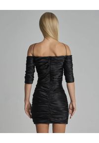 SELF LOVE - Czarna drapowana sukienka z jedwabiu Manila. Typ kołnierza: kokarda. Kolor: czarny. Materiał: jedwab. Długość: mini