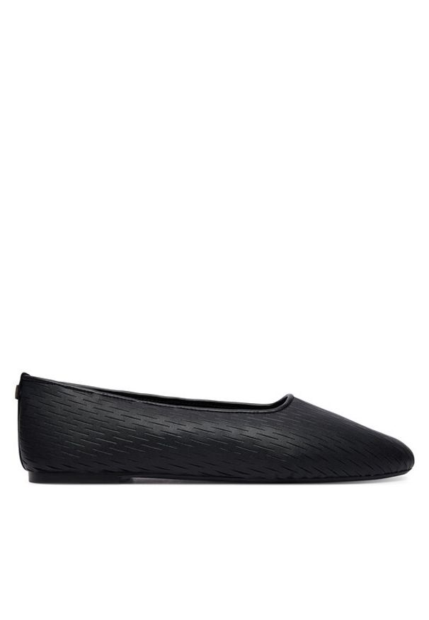 Calvin Klein Baleriny Oblique Ballerina Cut Lth HW0HW03033 Czarny. Kolor: czarny. Materiał: skóra