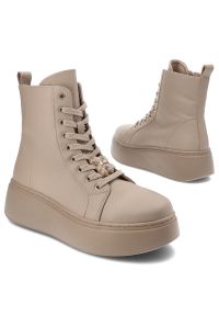 Beżowe Botki Vinceza Ocieplane Obuwie Damskie. Okazja: na co dzień. Kolor: beżowy. Materiał: jeans, skóra. Obcas: na obcasie. Styl: casual, klasyczny, elegancki. Wysokość obcasa: średni