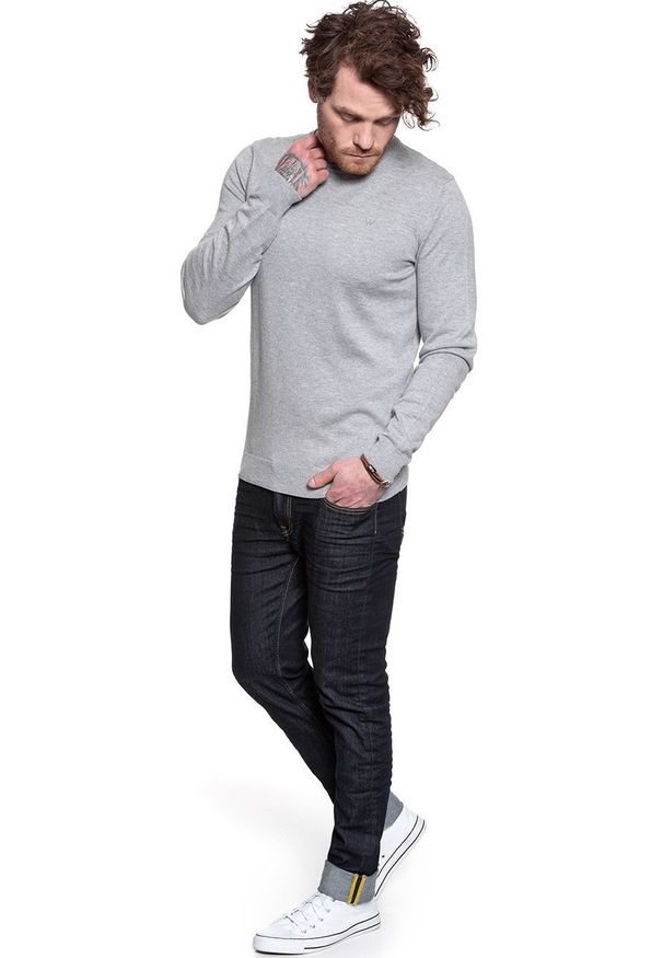 Wrangler - MĘSKI SWETER WRANGLER CREW KNIT MID GREY MEL W8A0PDX37 112132357. Kolor: szary