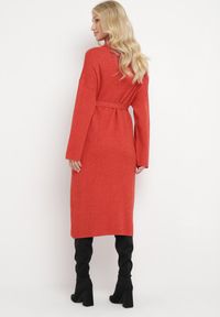 Born2be - Czerwona Dzianinowa Sukienka z Szerokim Golfem i Materiałowym Paskiem Siriace. Typ kołnierza: golf. Kolor: czerwony. Materiał: materiał, dzianina. Sezon: zima #4