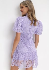 Born2be - Fioletowa Koronowa Sukienka ze Stójką i Bufiastym Rękawem Suminori. Typ kołnierza: kołnierzyk stójkowy. Kolor: fioletowy. Materiał: koronka. Długość: mini #4