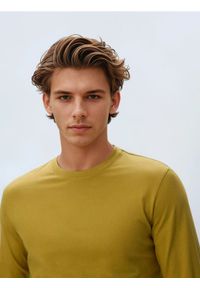 Reserved - Longsleeve z merceryzowanej bawełny - jasny zielony. Kolor: zielony. Materiał: bawełna. Długość rękawa: długi rękaw #1