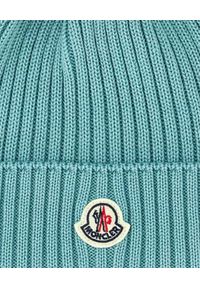 MONCLER KIDS - Turkusowa czapka z futrzanym pomponem. Kolor: niebieski. Materiał: futro. Wzór: aplikacja #2