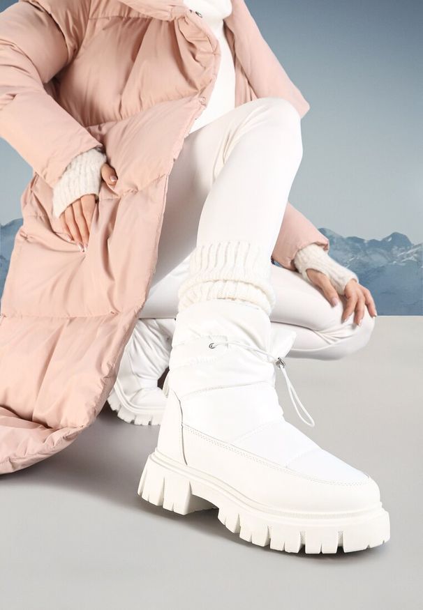 Born2be - Białe Pikowane Śniegowce na Grubej Podeszwie ze Ściągaczem Orbica. Kolor: biały. Sezon: zima