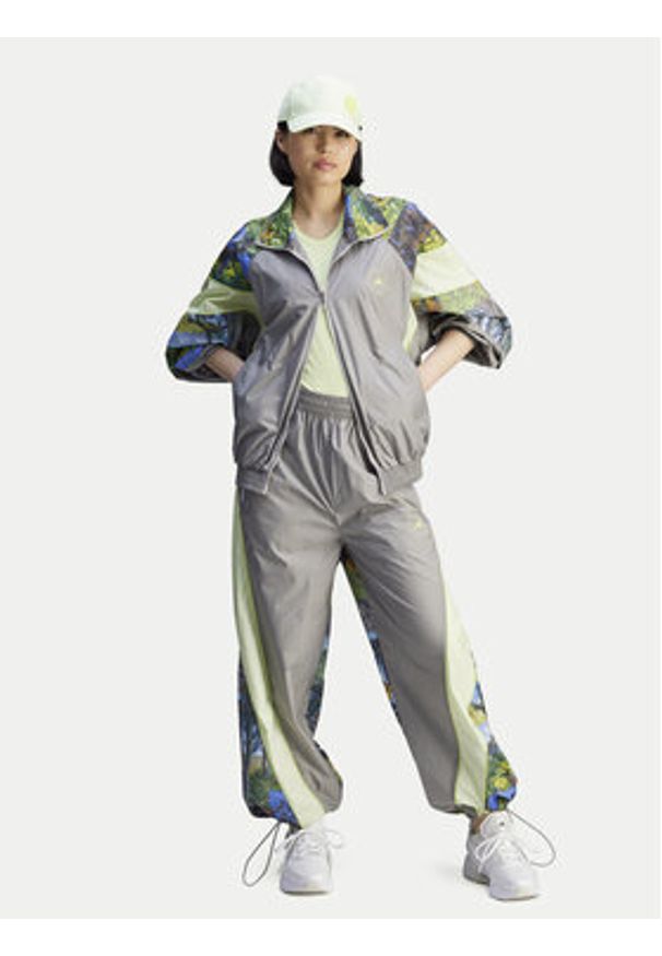 Adidas by Stella McCartney - adidas by Stella McCartney Spodnie dresowe Earth Collage JG5794 Szary Loose Fit. Kolor: szary. Materiał: syntetyk