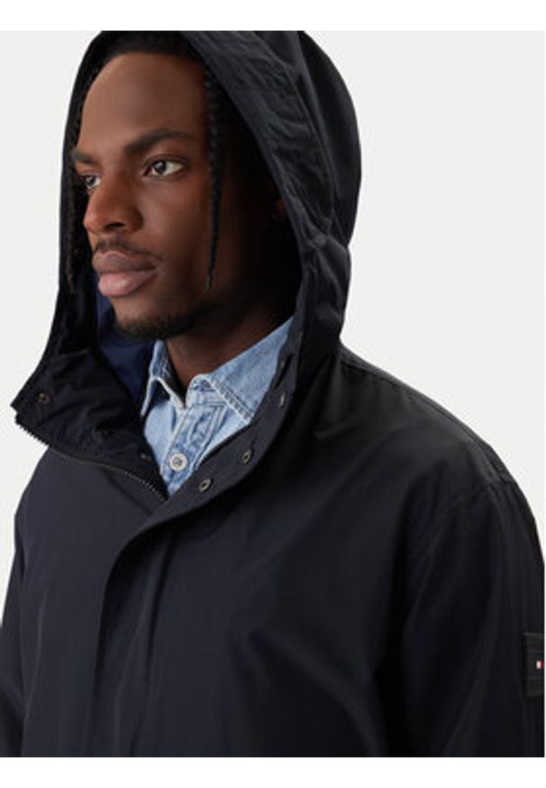 TOMMY HILFIGER - Tommy Hilfiger Parka MW0MW39645 Granatowy Regular Fit. Kolor: niebieski. Materiał: syntetyk