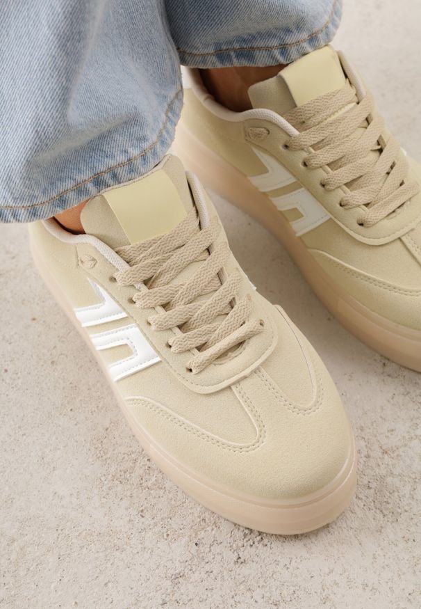 Born2be - Żółte Sneakersy Kultowe Tenisówki na Platformie Hlalna. Kolor: żółty. Materiał: jeans. Szerokość cholewki: normalna. Sezon: wiosna. Obcas: na platformie