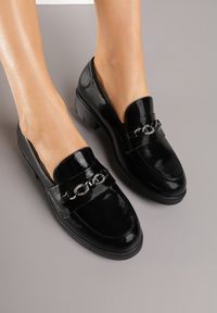 Born2be - Czarne Lakierowane Mokasyny z Łańcuszkiem Arnarie. Okazja: na co dzień. Kolor: czarny. Materiał: lakier. Styl: klasyczny, casual #5