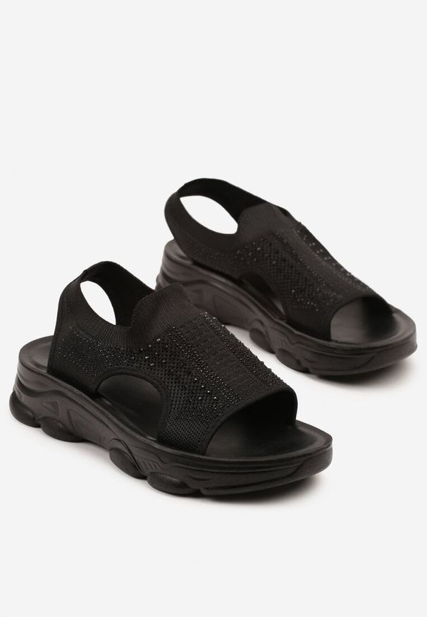 Born2be - Czarne Sandały Sportowe z Elastyczną Cholewką na Grubej Podeszwie Lirasette. Okazja: na co dzień, na spacer. Kolor: czarny. Materiał: jeans. Sezon: lato. Styl: sportowy