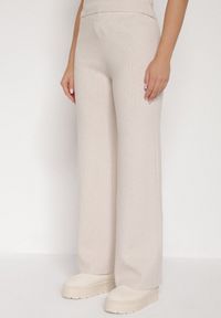 Born2be - Beżowy Dzianinowy Komplet z Wiskozą Spodnie Bluzka z Półgolfem i Kardigan Vetisena. Kolor: beżowy. Materiał: wiskoza, dzianina #7