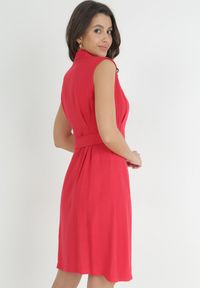 Born2be - Czerwona Kopertowa Sukienka Mini z Wiskozy z Paskiem Ziceza. Kolor: czerwony. Materiał: wiskoza. Długość rękawa: bez rękawów. Typ sukienki: kopertowe. Długość: mini #5