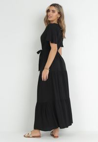 Born2be - Czarna Rozkloszowana Sukienka Maxi z Wiązanym Paskiem Japhelia. Kolor: czarny. Materiał: materiał. Styl: klasyczny. Długość: maxi #3