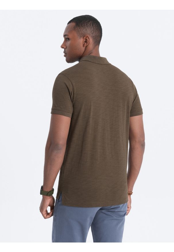 Ombre Clothing - T-shirt męski polo z ozdobnymi guzikami - ciemnooliwkowa V5 S1744 - S. Typ kołnierza: polo. Kolor: oliwkowy. Materiał: bawełna, dzianina