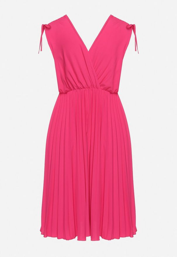 Born2be - Fuksjowa Plisowana Sukienka z Bawełną i Wiskozą z Gumką w Talii i Kopertowym Dekoltem Karamla. Typ kołnierza: dekolt kopertowy. Kolor: różowy. Materiał: wiskoza, bawełna. Typ sukienki: kopertowe