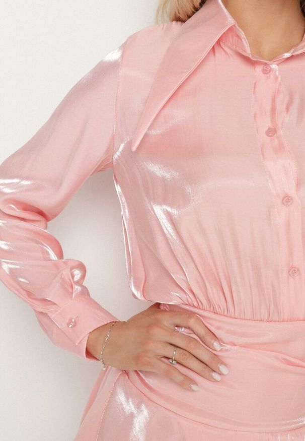 Born2be - Różowa Sukienka z Wiskozy o Koszulowym Kroju z Falbankami Liova. Typ kołnierza: kołnierz z falbankami. Kolor: różowy. Materiał: wiskoza. Typ sukienki: koszulowe