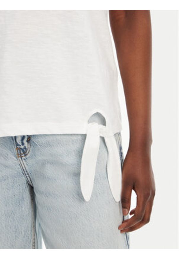Olsen T-Shirt 11104823 Biały Regular Fit. Kolor: biały. Materiał: bawełna