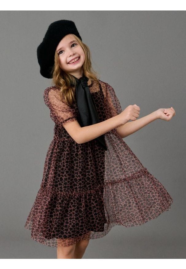 Sinsay - Tiulowa sukienka z motywem panterki - beżowy. Kolor: beżowy. Materiał: tiul. Wzór: motyw zwierzęcy