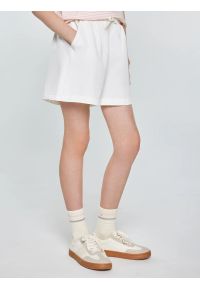 Big-Star - Szorty dziewczęce białe Polenasi 100. Okazja: na spacer. Kolor: biały. Materiał: bawełna. Długość: krótkie. Wzór: kolorowy. Sezon: lato. Styl: wakacyjny #6